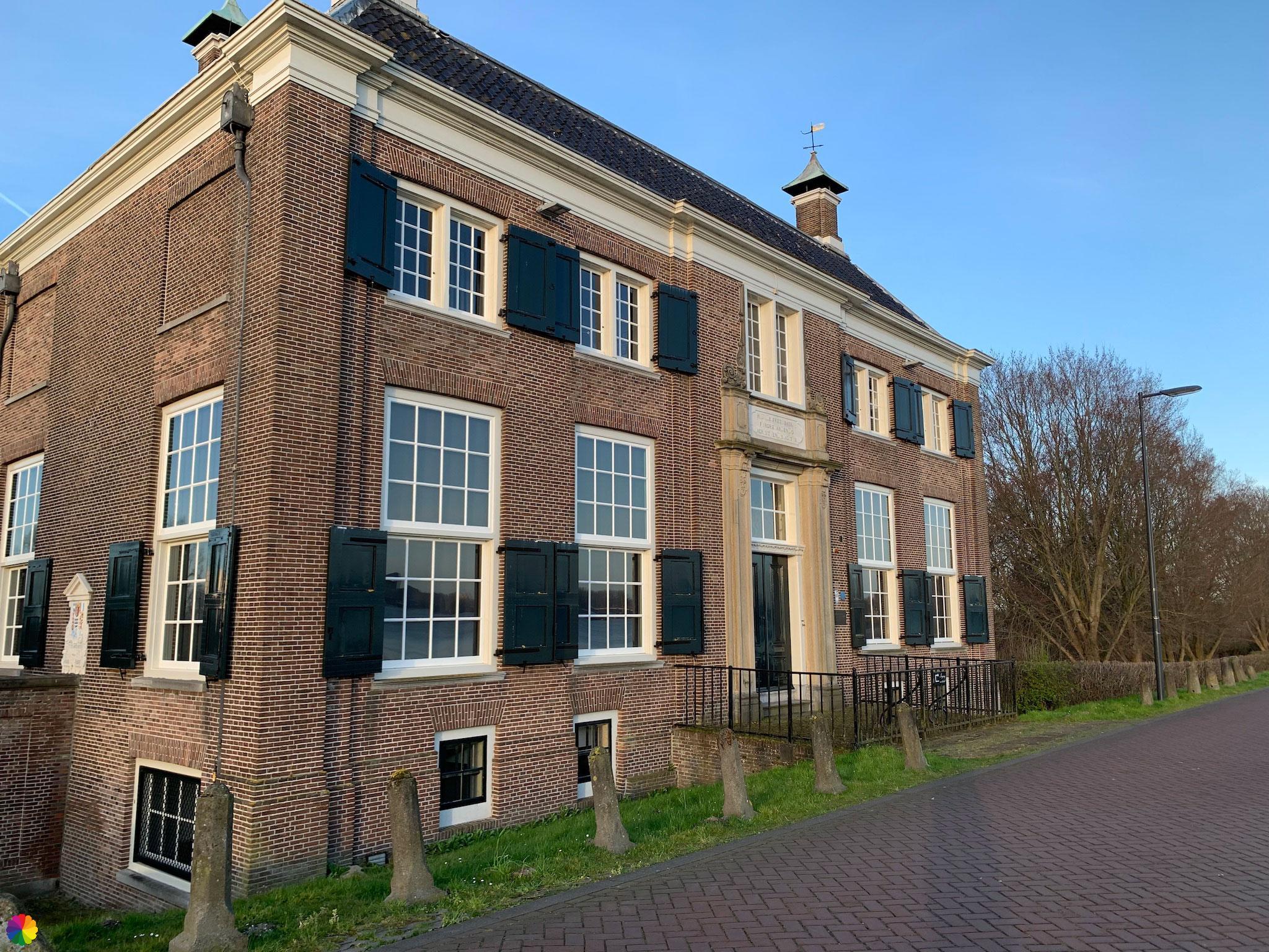 Building Gemeenlandshuis