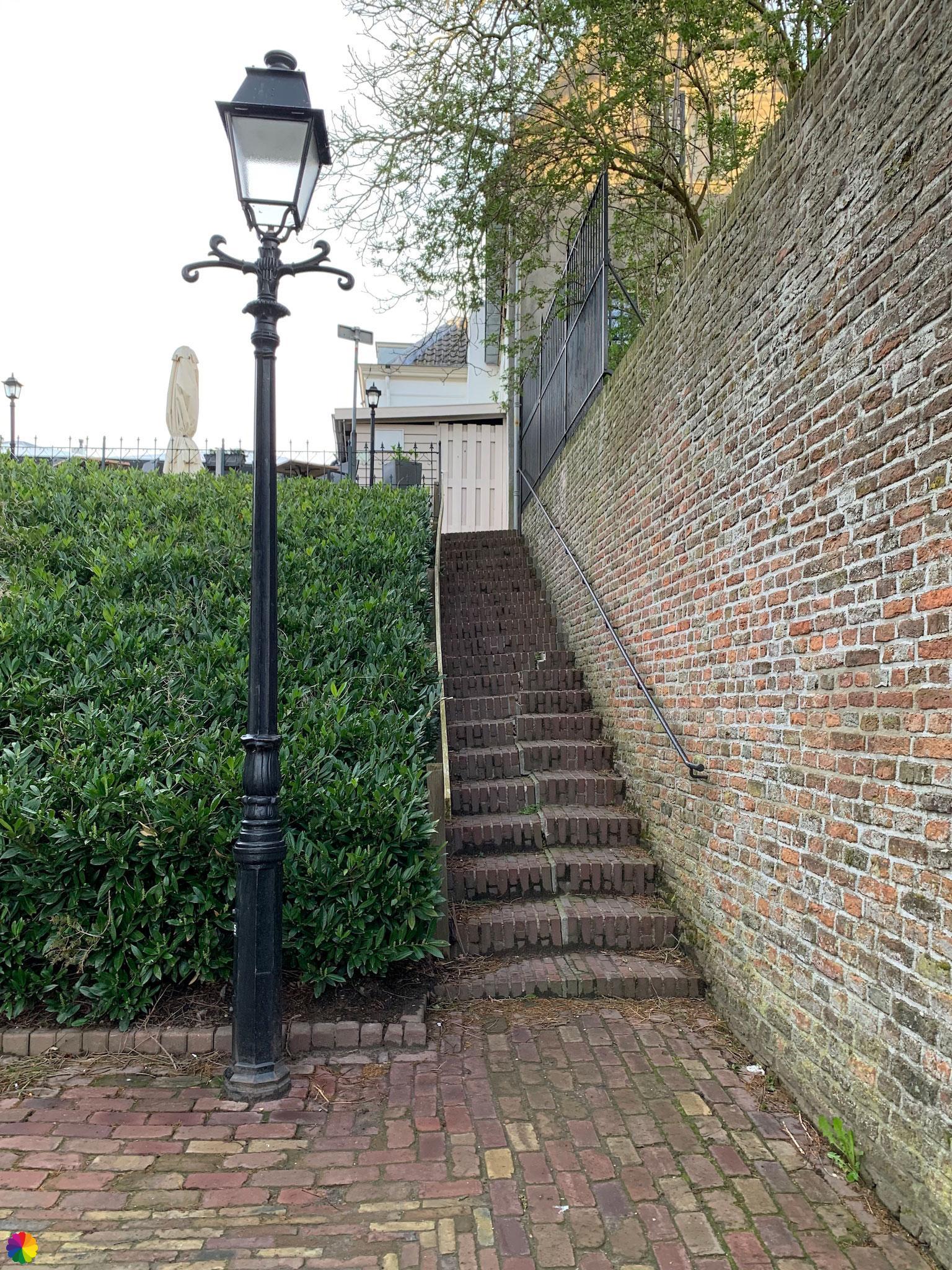 Small stairs and wall in Leerdam