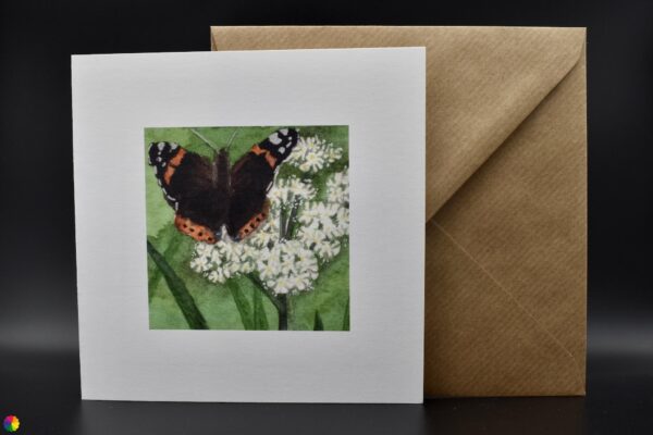 Kaart atalanta vlinder met envelop