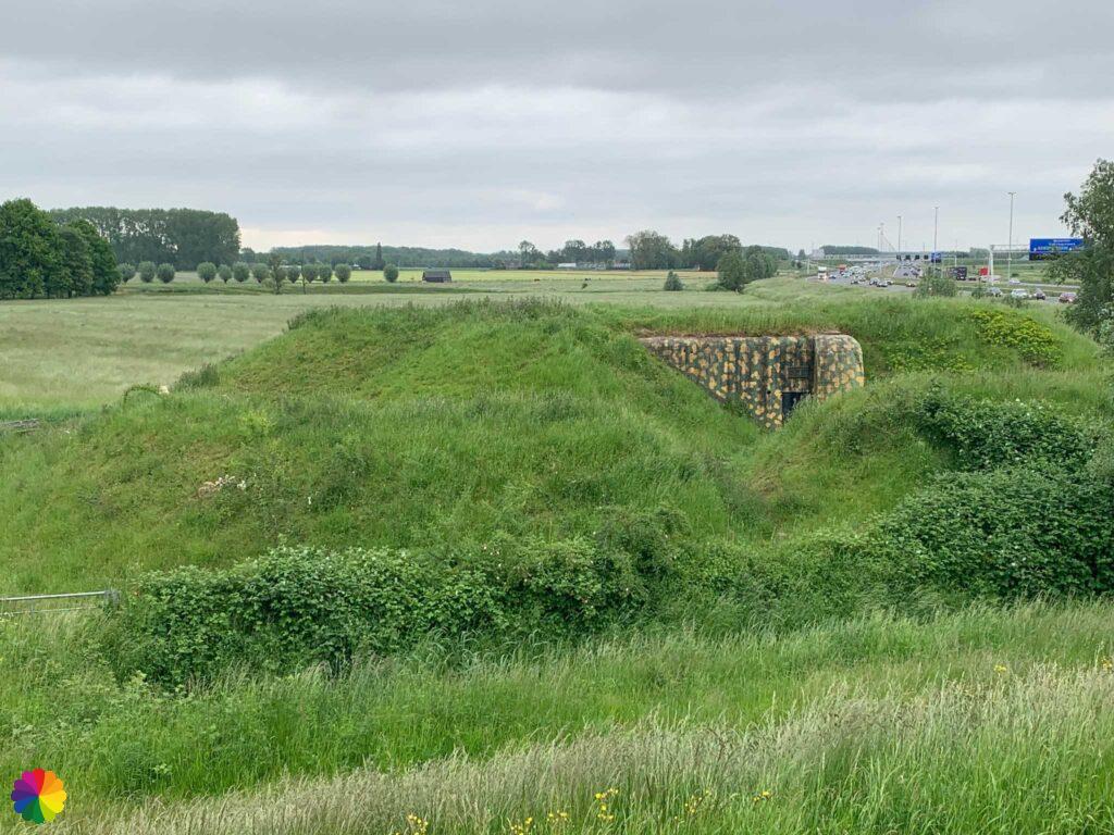 Bunker bij snelweg