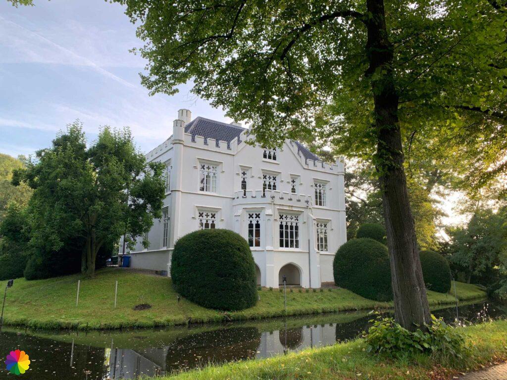 Witte villa bij Zandslagenpad